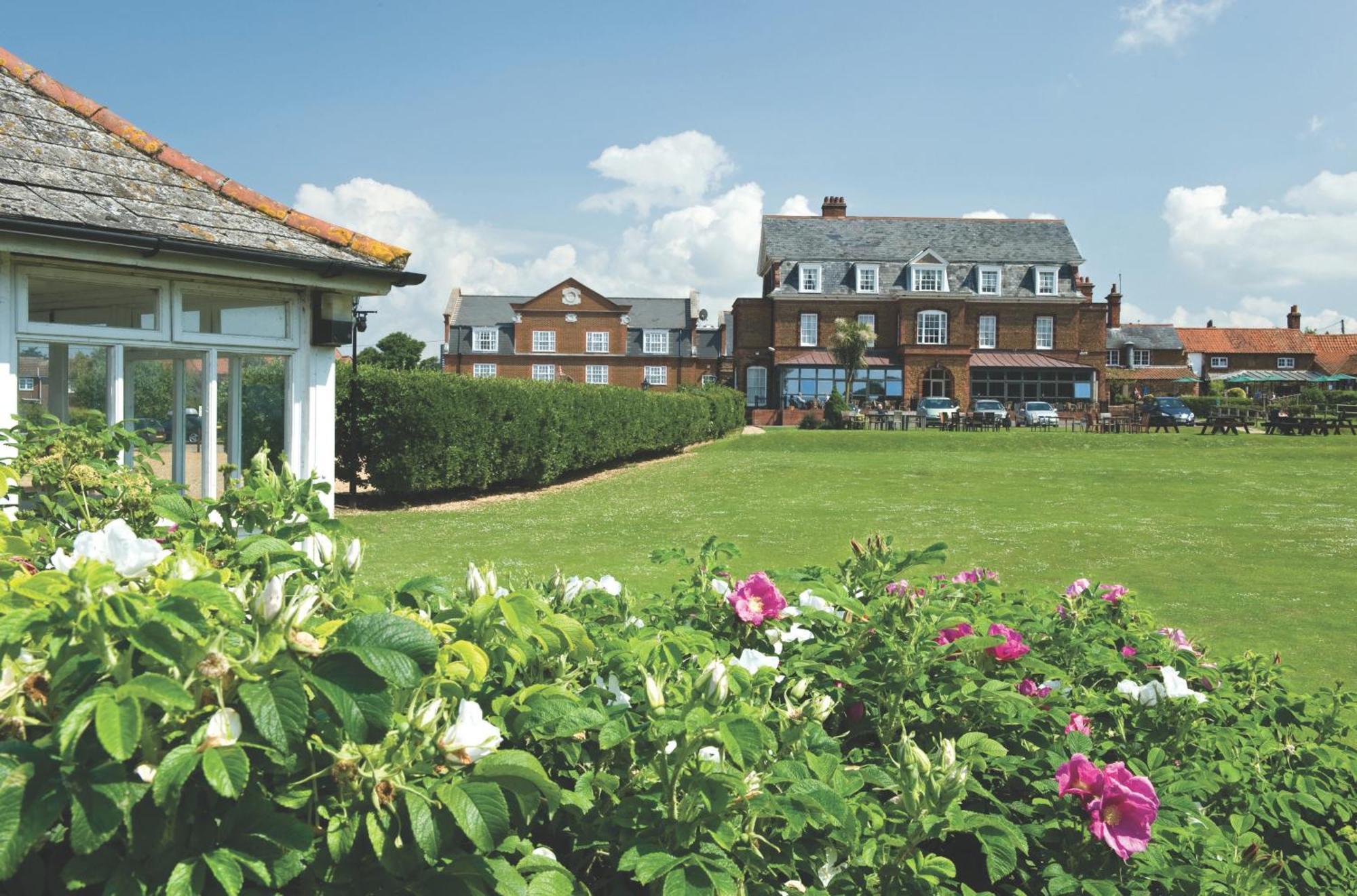 Old Hunstanton Le Strange Arms Hotel エクステリア 写真